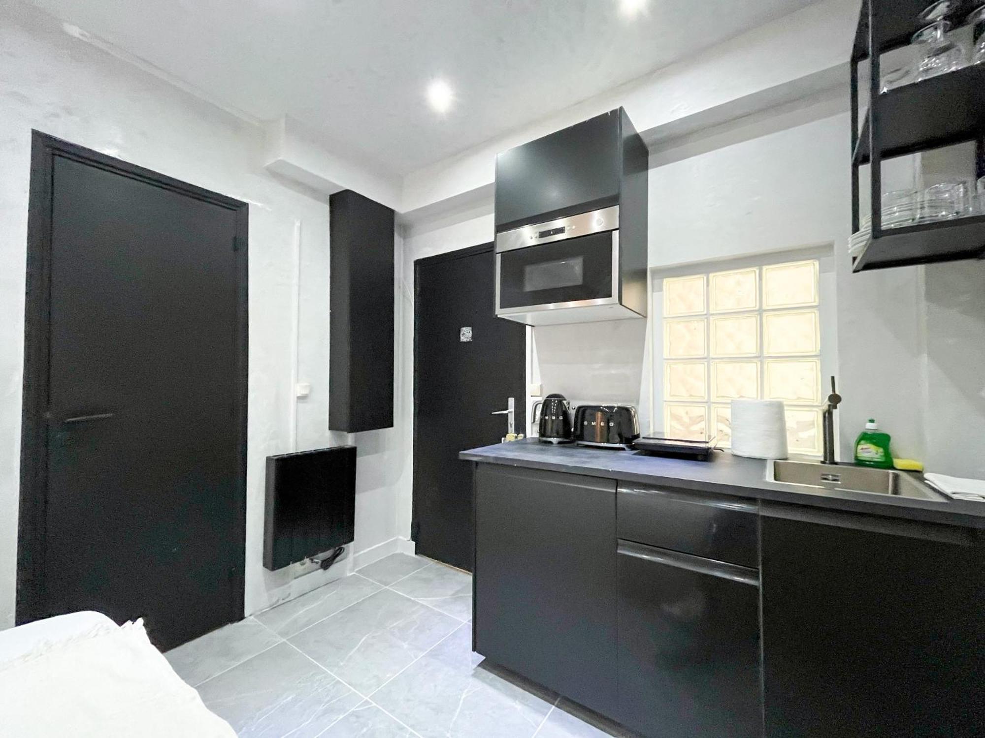 Apartment 11 - Champs-elysees